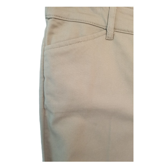St. John's Bay Petite Capri Bermuda Women's Shorts Size‎ 8P Inseam 17 in - Picture 3 of 10